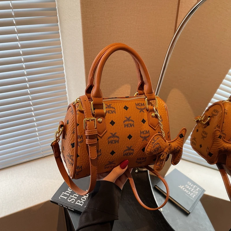 

Stylish Designer Messenger Bag Women Leather Crossbody Shoulder Handbag Tote Purse Casual Outdoor Fashion