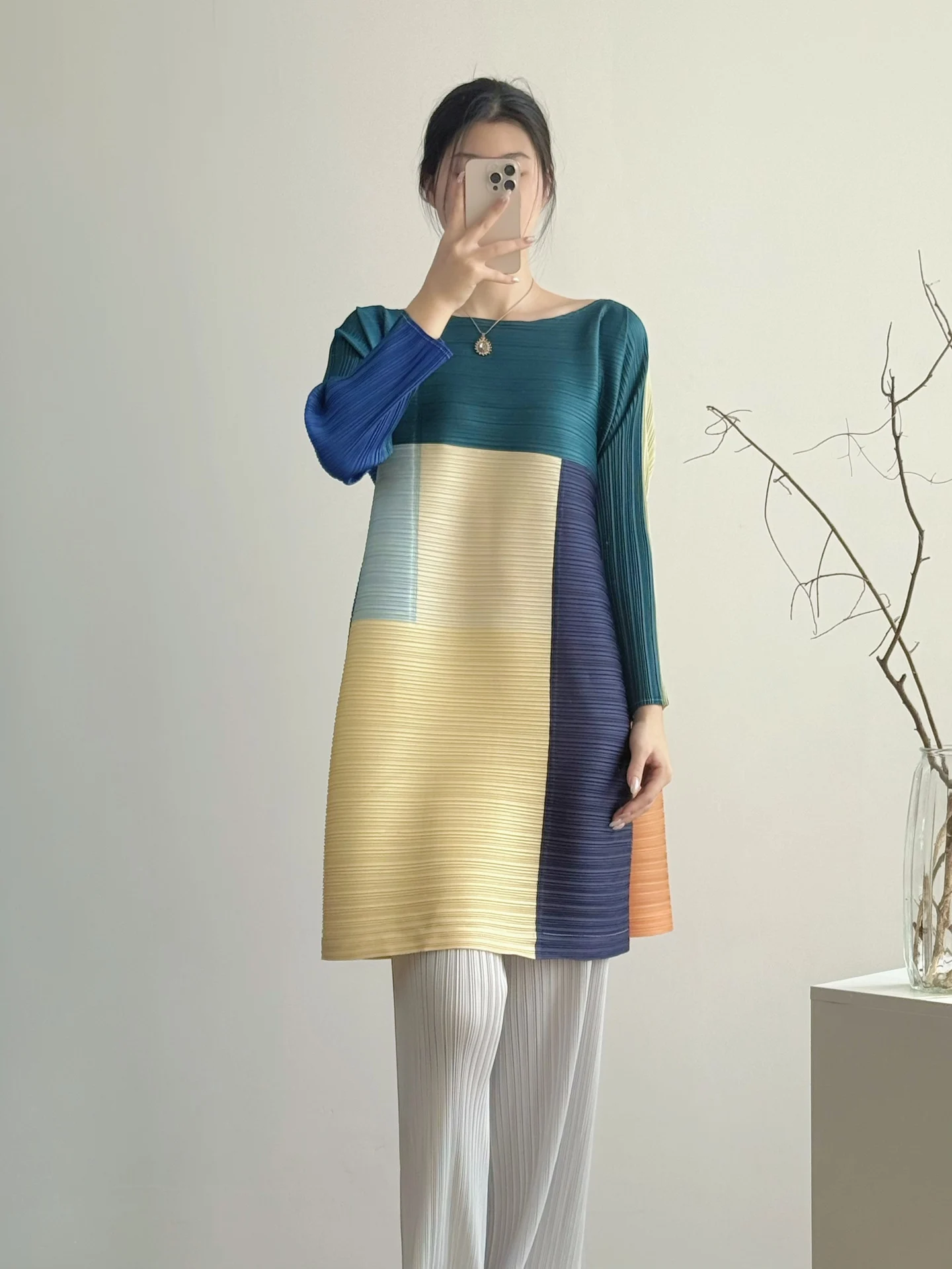 Mid-length Women T-shirt with Checked Pattern Colour-blocked Design Loose-fitting Plus-size Casual Wear Home Everyday Clothing