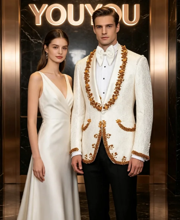 Luxuly Gold Crystal Jewelried Men Suits Customized Slim Fit Shawl Lapel Groom Wedding Tuxedos 3 Pieces Sets Male Prom Blazera