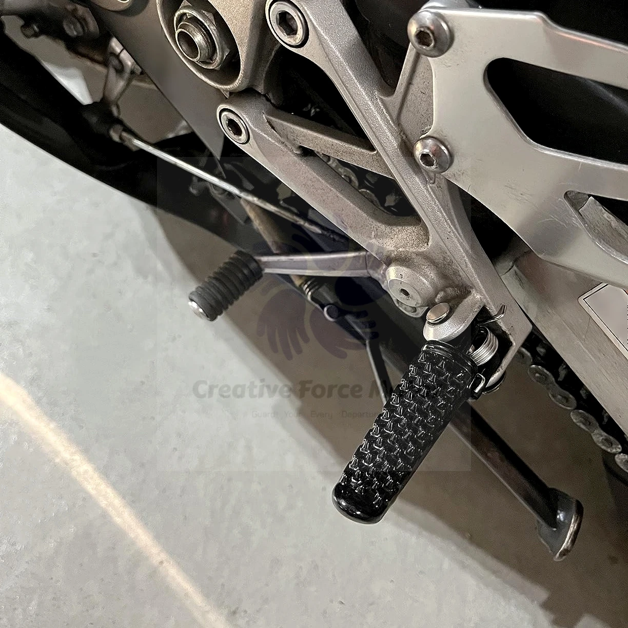 CNC Front Rear Footrest Motorcycles Pedal Kit Rider Passenger Foot Pegs For Honda CB1000R CBR600RR 2003-2025 CBR1000RR 2004-2016 image 5