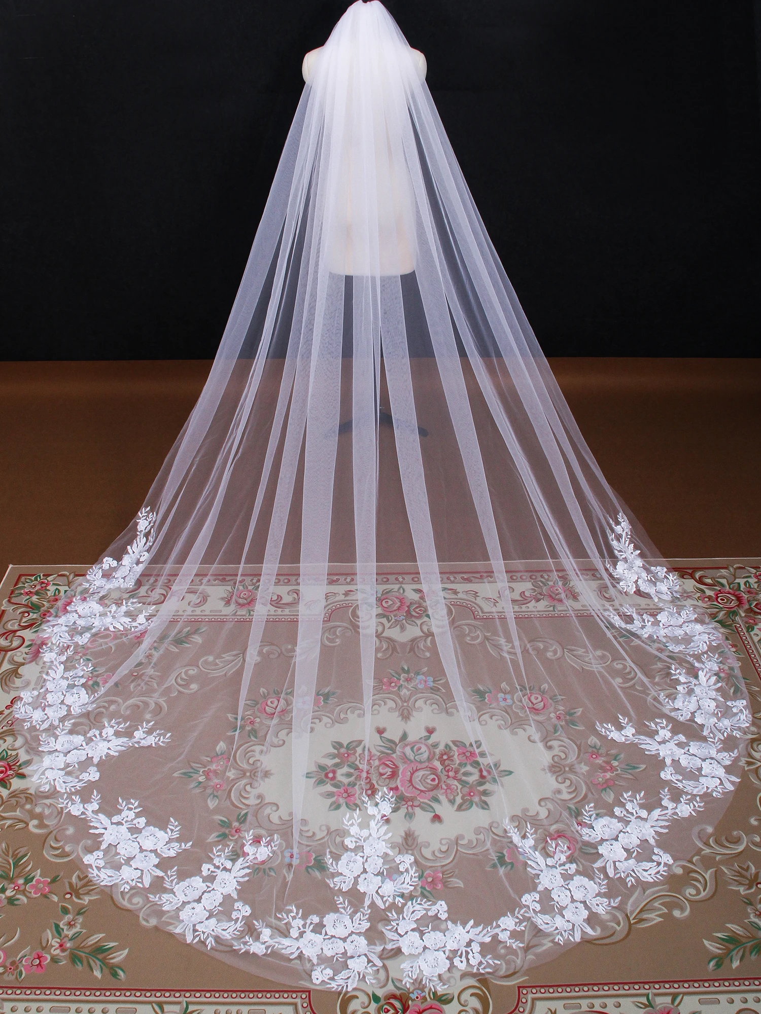 NZUK One Layer Wedding Veil 3 Meters Long Bling Sequins Lace Appliques Bridal Veil Cathedral Veil for Bride Wedding Accessories