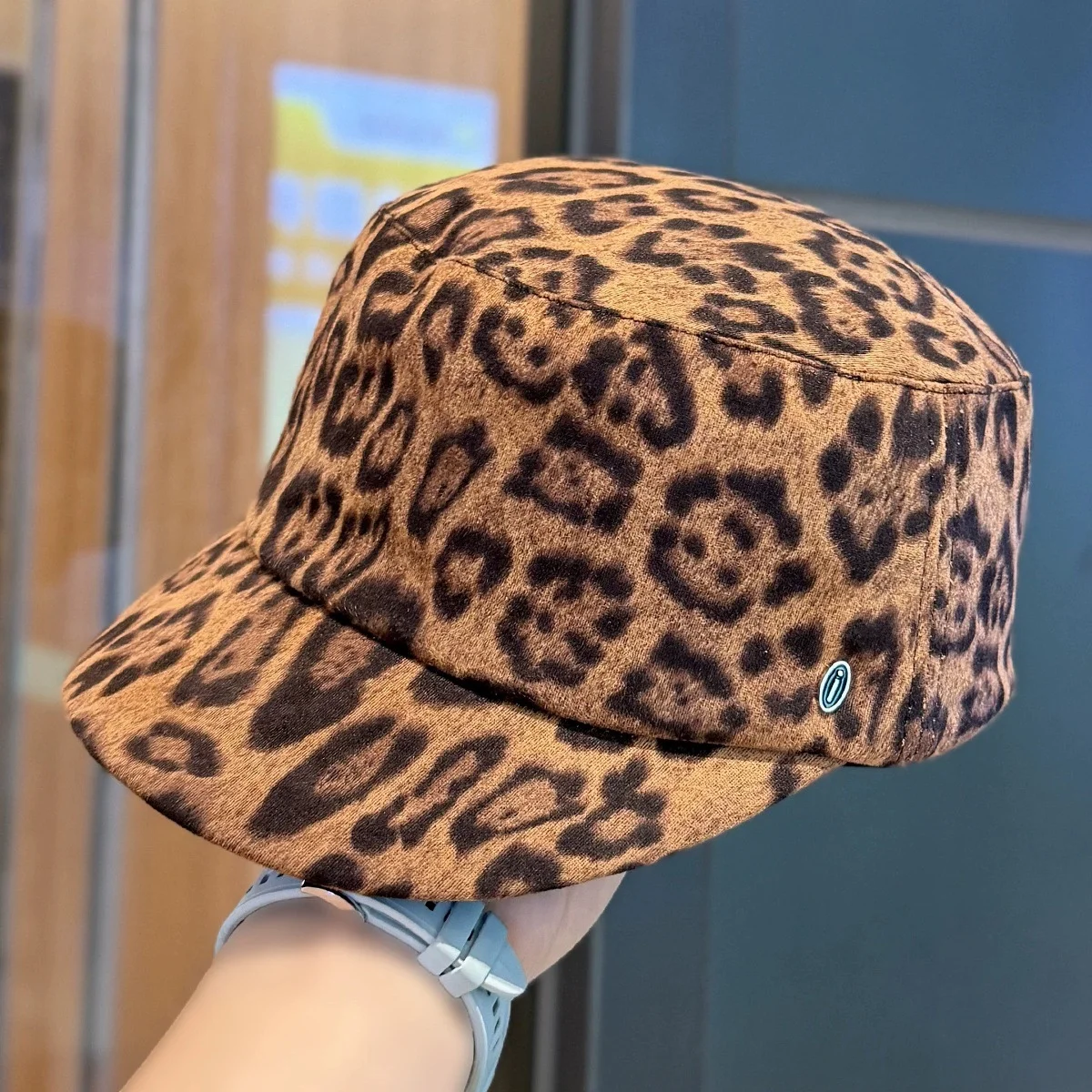 Vintage Women's Leopard-Print Flat-Top Riding Hat, Girly Baseball Cap That Flatters The Face and Makes It Look Smaller