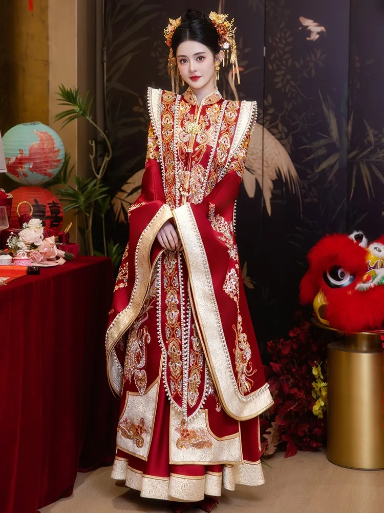 A complete set of traditional Chinese wedding dress for brides large-sized attire