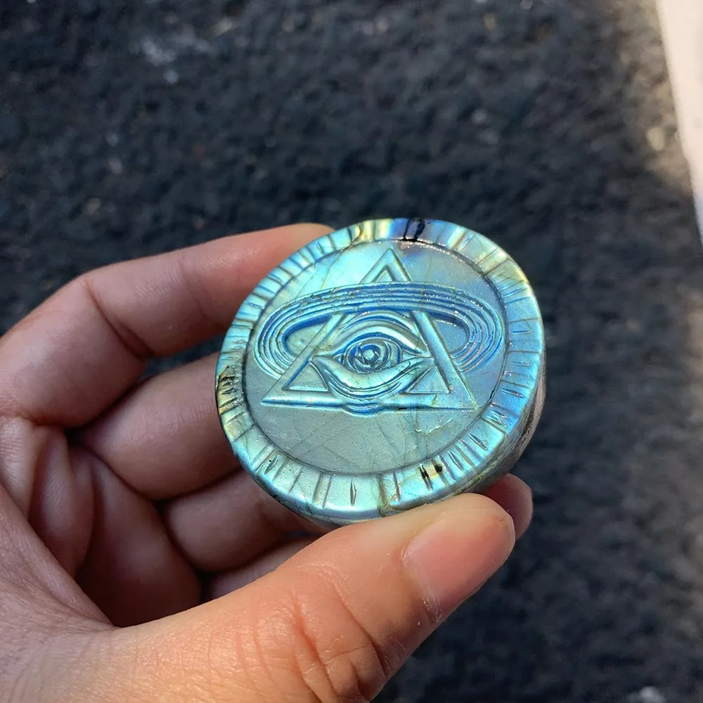 Custom-Natural Labradorite Third Eye Coin, Gemstone Mystic Eye Coin Carving Tabletop Decor for Healing and Spiritual Protection 
