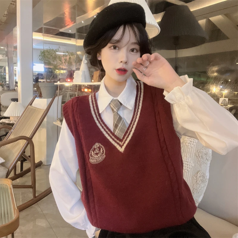 England Preppy V-neck Sweater Vests for Women Cute Schoolgirls Autumn Sleeveless Knitwear Tops Young Fashionable Loose New Style