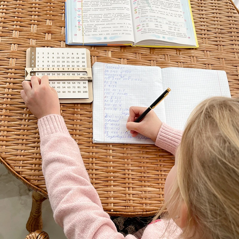 子供木製スライド式掛け算表モンテッソーリおもちゃ数学カウントボード教育ツール学習教育玩具子供向け