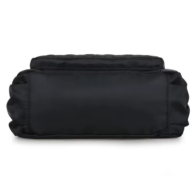 Trendige gesteppte Umhängetasche für Damen mit Herzdetails für den täglichen Gebrauch, Ausflüge am Pendel, stilvolle, leichte, lässige Ba mit mehreren Taschen – Detail 3