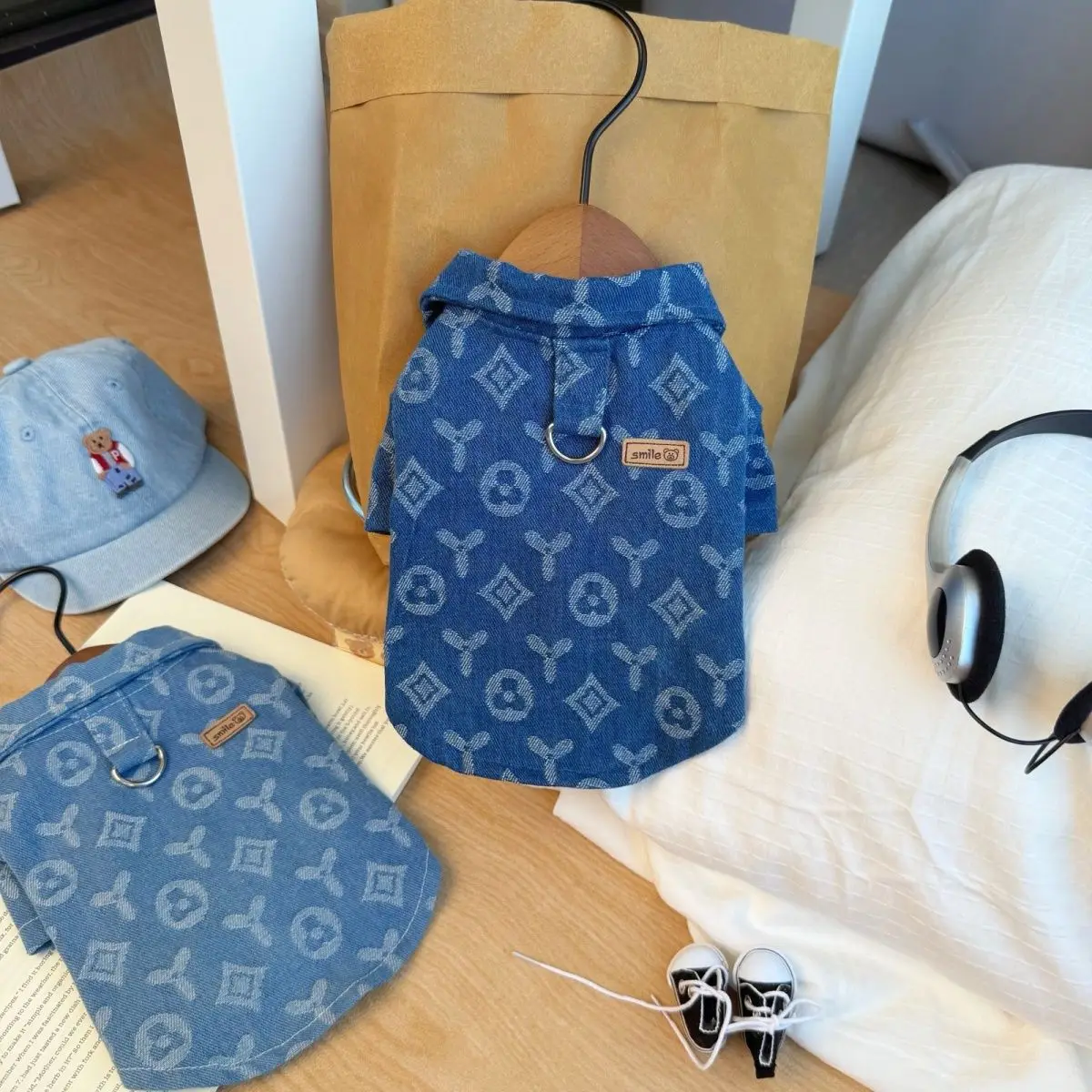 

Autumn Winter Pet Dogs Cats Denim Shirt Fashion Dog Warm Clothes Print Jean Vest Chihuahua Schnauzer Pet Clothing Puppy Costume