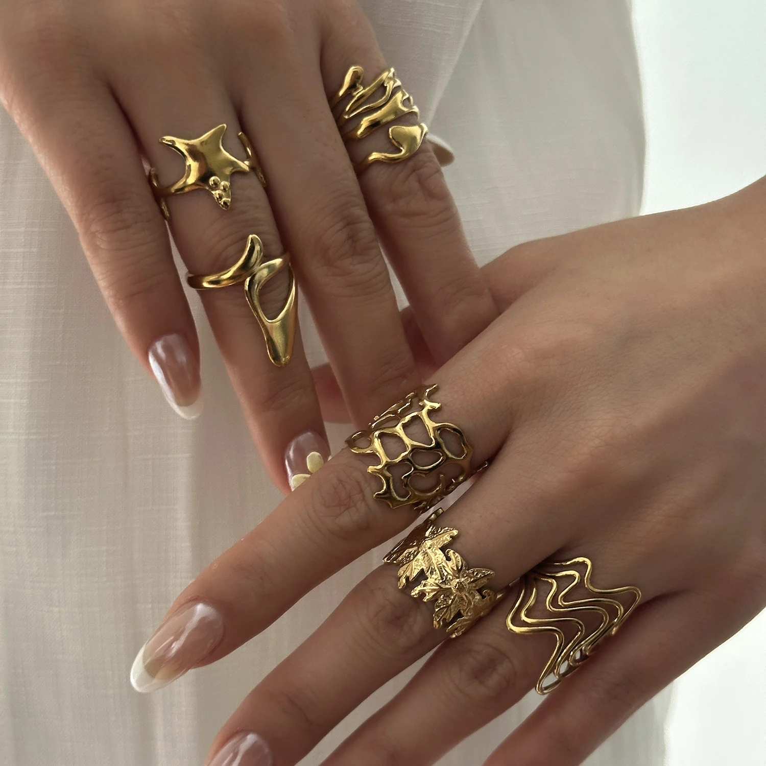 Kantiger Abstrakter Unregelmäßiger Geometrischer Edelstahl-Ring in Goldton für Frauen, Stapelbarer Statement-Ring, Streetwear, Edgy Modeschmuck