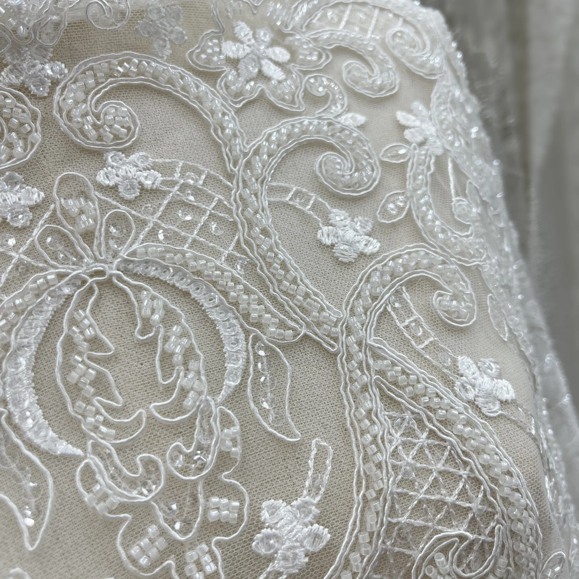Three-Dimensional Feeling Beads Sequins Tulle Embroidery Lace Fabric Suitable For Private Customized Clothing Design