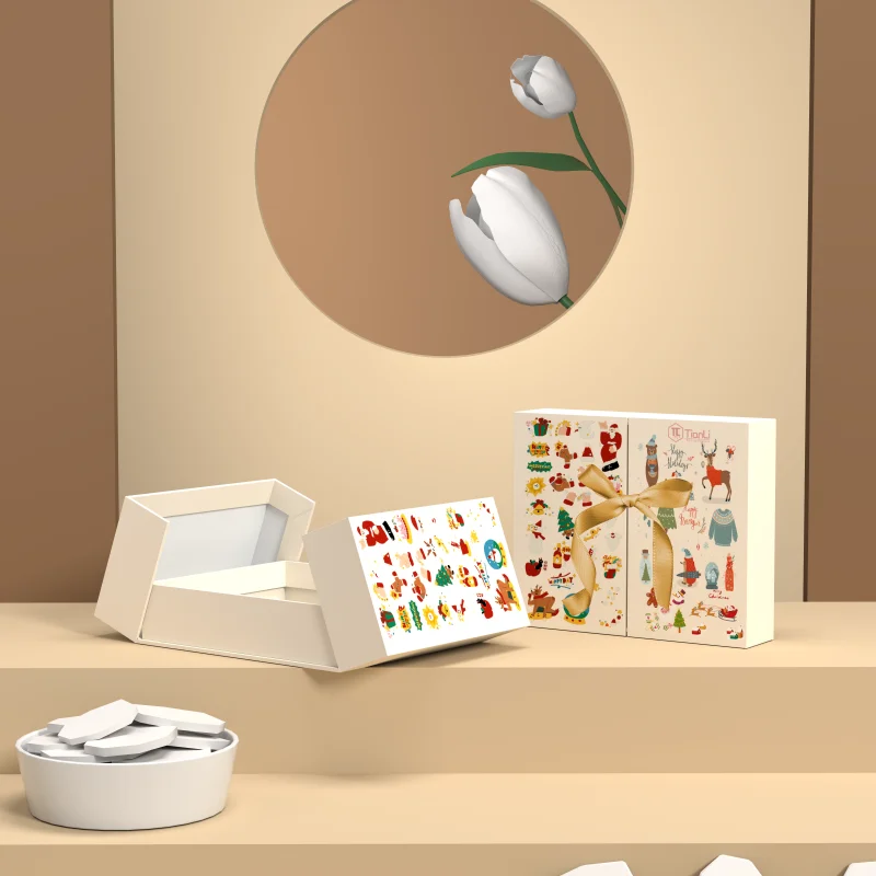 custom.Luxury Customized Packaging Box Reusable Magnetic Folding Paper Boxes with Digital Printing Embossed