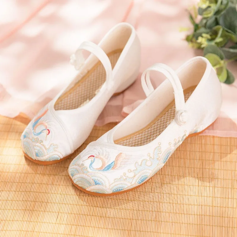 2026 New Women's Mary Jane Shoes Exquisite Embroidery Flat Shoes for Woman Sweet Lolita Casual Shoe Designer Shoes Zapatos Mujer