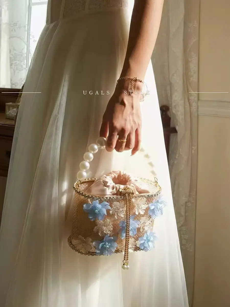 

Модная женская сумочка с вырезами, акриловый клатч с цветочным узором, вечерняя сумка с кристаллами и стразами, сумка для свадьбы, вечеринки, банкета