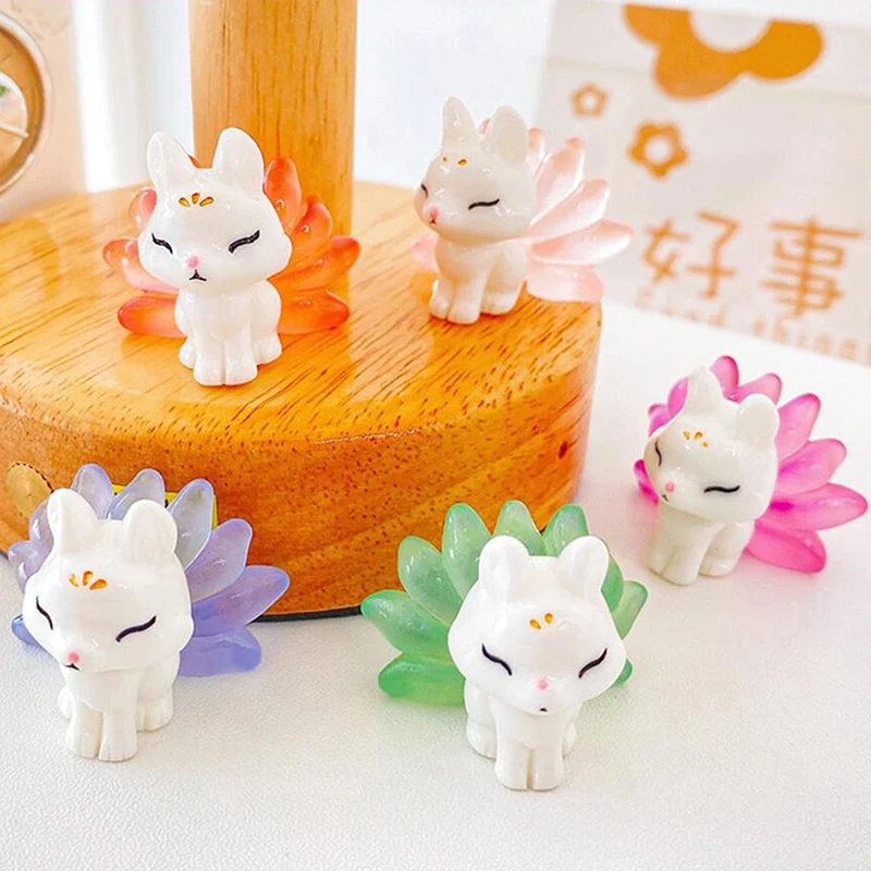 1PC Cute Mini Luminous Resin Nine Tailed Fox Ornament Glow In The Dark Miniature Figures Fox Micro Landscape Dollhouse Decor