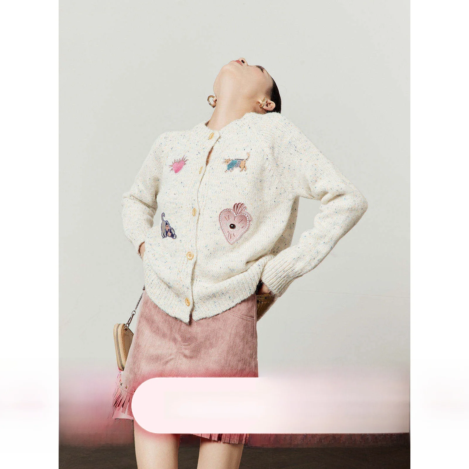 

Женский бежевый вязаный свободный свитер с принтом в синие точки, весна 2026, новый, с длинными рукавами, круглым вырезом, на одной пуговице, кардиган