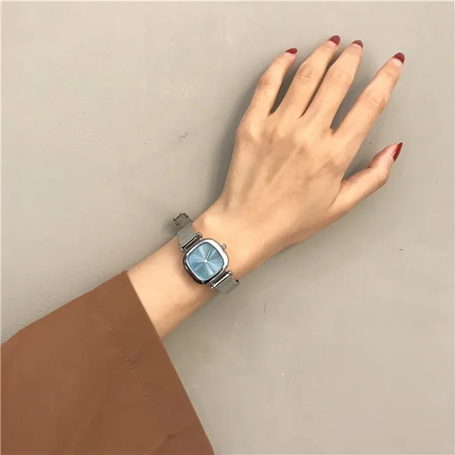 2025 Compact Retro Art Women's Watch Square New Style Simple Steel Mesh Strap Watch Can be Customized