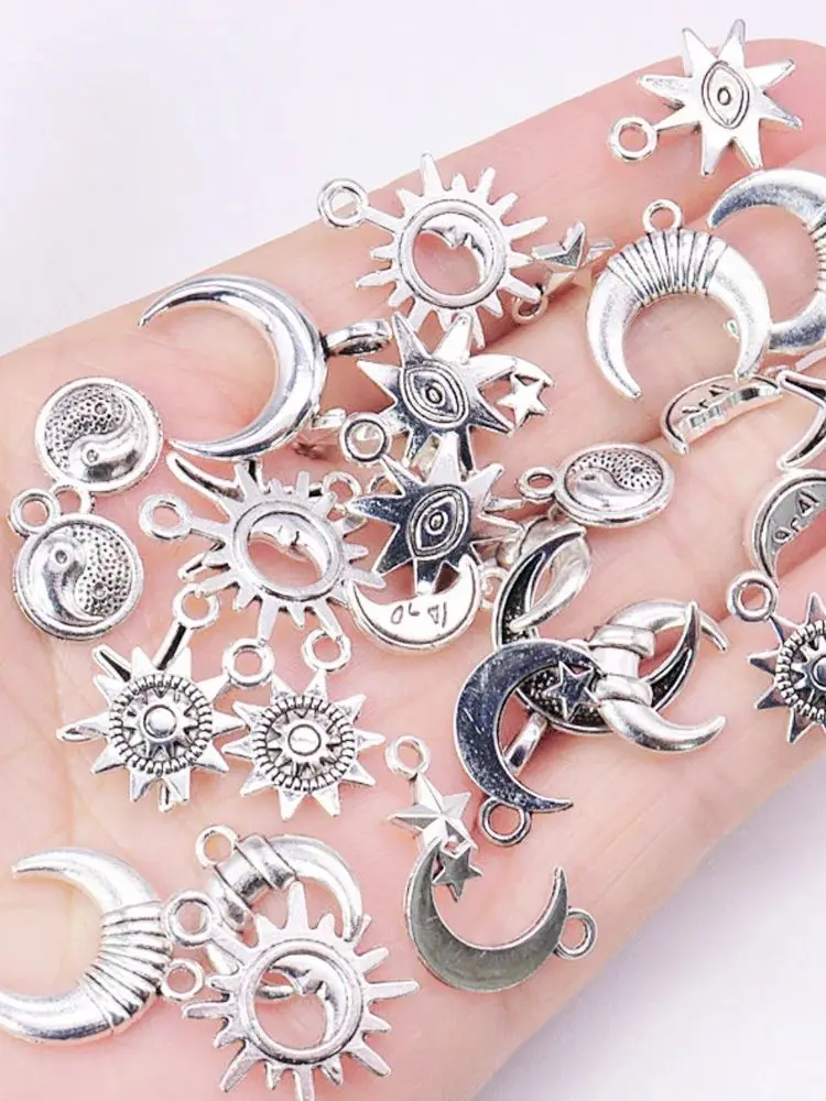 30/szt Vintage mieszane metalowe słońce księżyc gwiazda wisiorki koraliki Handmade DIY bransoletka wisiorek naszyjnik klipsy komponenty do wyrobu biżuterii — zdjęcie 2