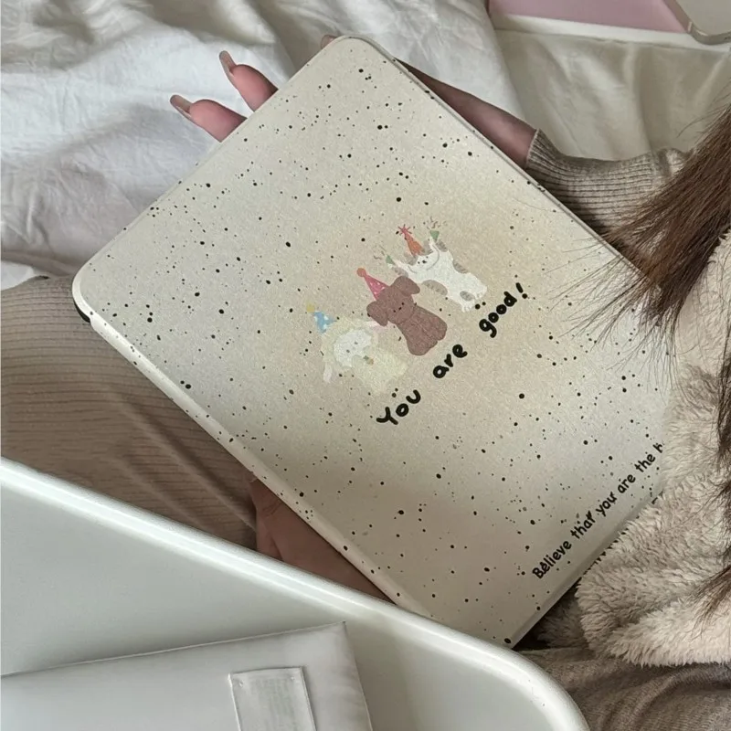 

Чехол с милыми мультяшными животными для iPad Air 6/7 Pro 11/13/12.9 дюймов 2018 2020 2021 2022 2024 2025 с вращающейся подставкой и защитным покрытием
