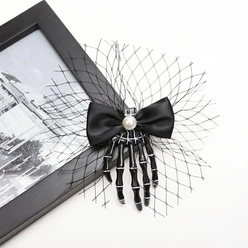 

4Pcs Creative Hand Hair Clips Skull Hairpins Halloween Hair Accessories for Women Girls Gothic Barrettes Party Wear
