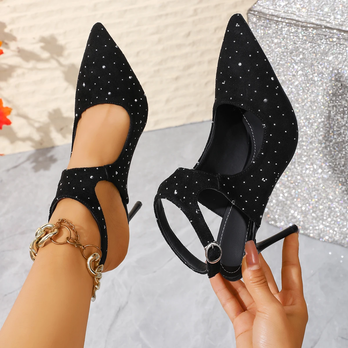 

Women's Rhinestone Decorative Slim Stilettos Are Elegant and Versatile in Summer, Comfortable and Non-slip Baotou Sandals.