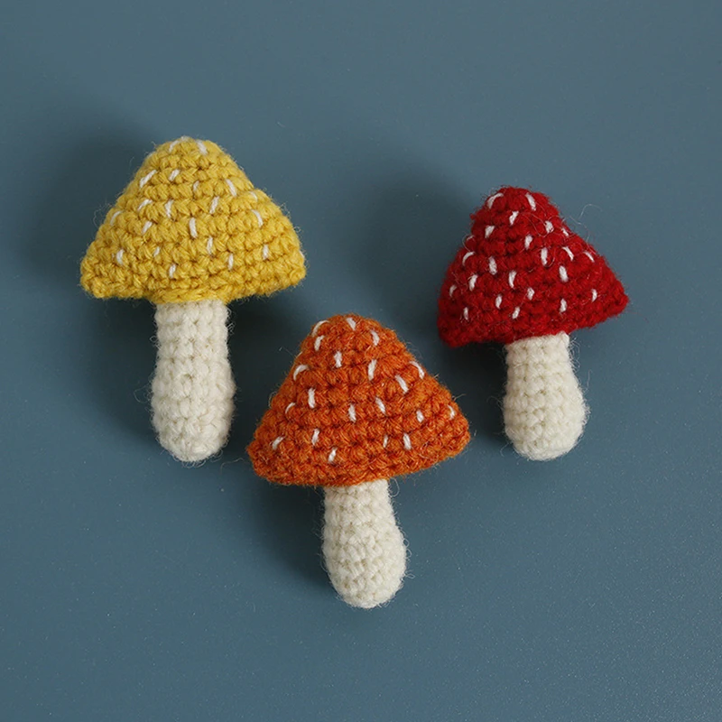 Botanische Abzeichen Cartoon gestrickte Pilz brosche drei dimensionale Pilz nadel kreative Schmuck Geschenk