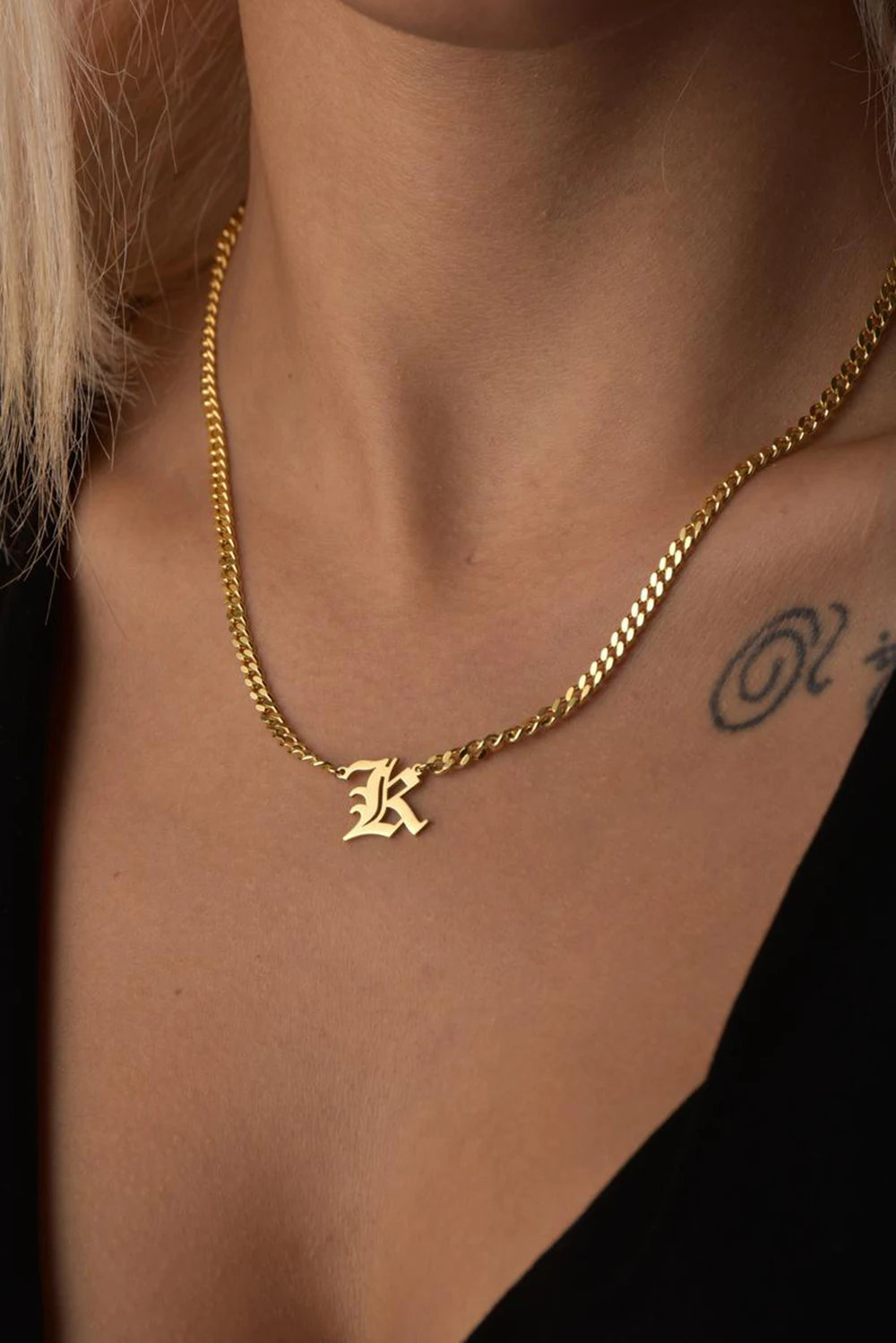 Personalized Old English A-Z26 Letter Necklace Name Golden Stainless Steel Gothic Cuban Chain Womens Trend Jewelry Gifts