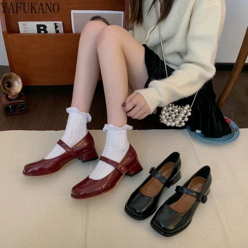 Thick Sole Leather Shoes 2024 New Retro Shallow Wine Red Square Toe Chunky Heels Mary Jane Single Shoes Casual High Heels