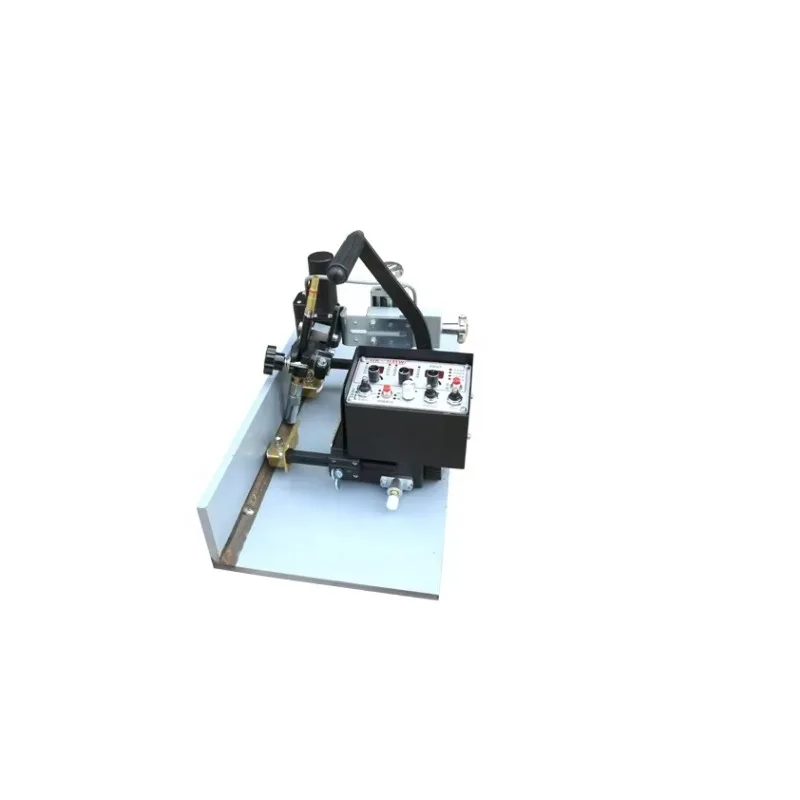 Trator de carrito HK-5BW-D para soldadura continua intermitente oscilante con riel plano de 1,8 M Condición nueva