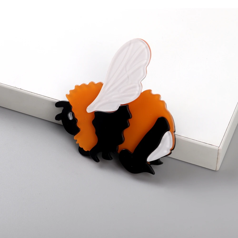 FishSheep Lovely Acrylic Big Hornet Bumblebee Brooches for Women Vintage Resin Cartoon Insects Brooch Clothes Party Gifts