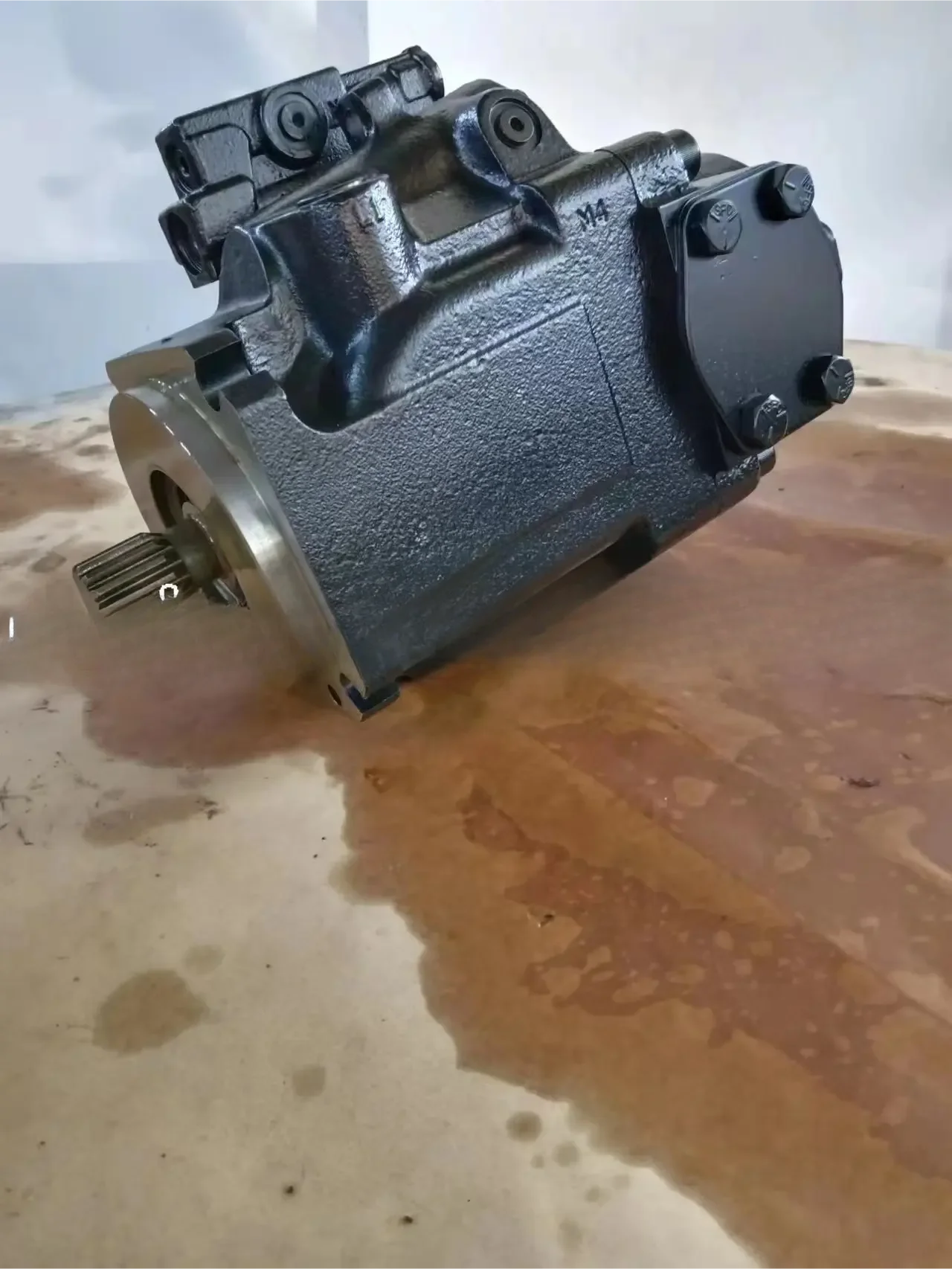 Original 90/45 Series Hydraulic Piston Pump AT302661 83006780 for Vo-lvo Dynapac Cat Machine