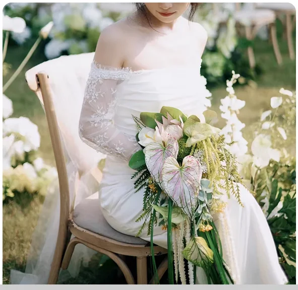 غابة المطيرة الاستوائية |   شلال يحمل الزهور الاصطناعية |   دعائم التصوير الفوتوغرافي لحفلات الزفاف في الفندق والحلي الفاخرة للمنزل