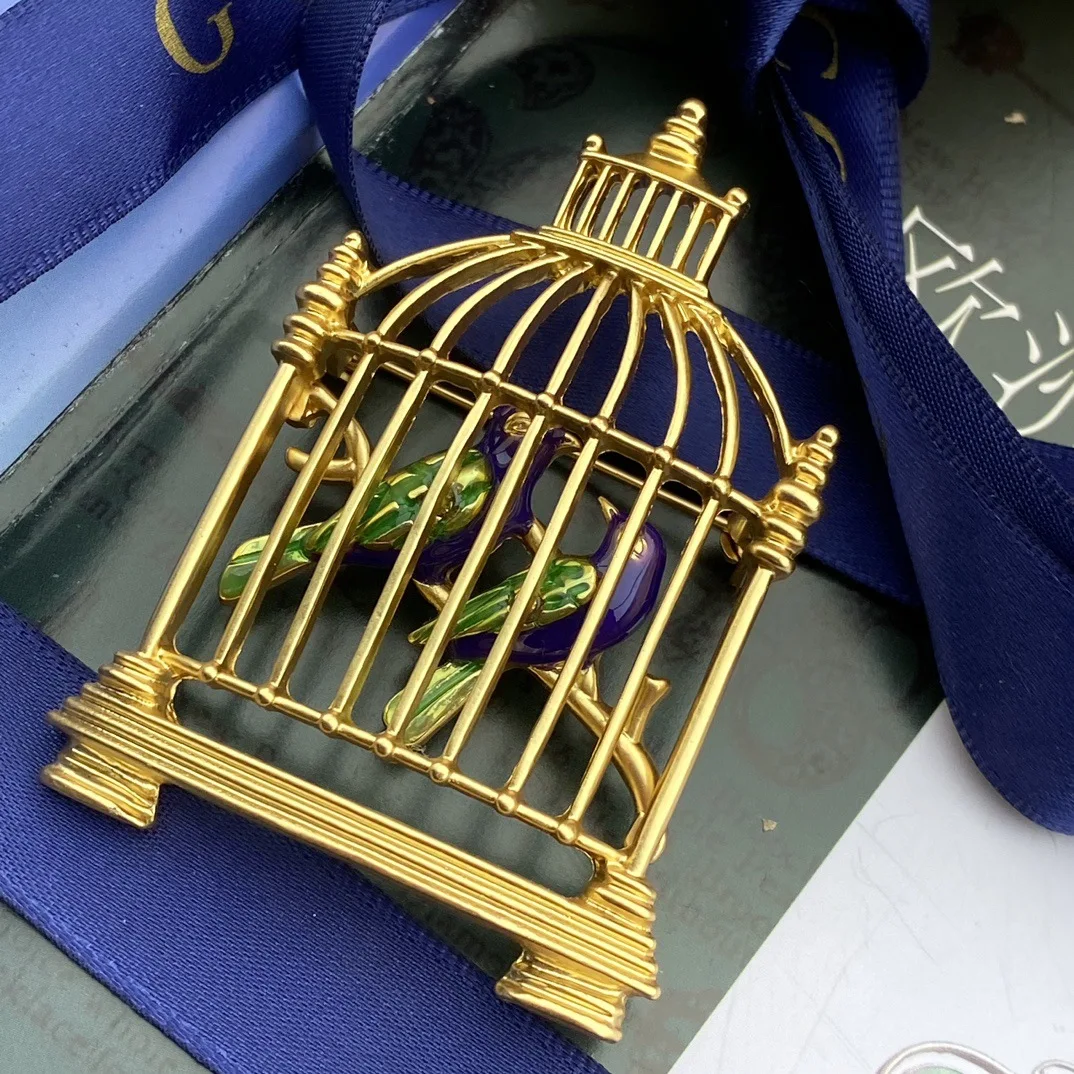 Women Men Vintage Palace Style Birdcage Classic Design Brooches Unisex Delicate Metal Baroque Retro Enamel Bird Badges Pins