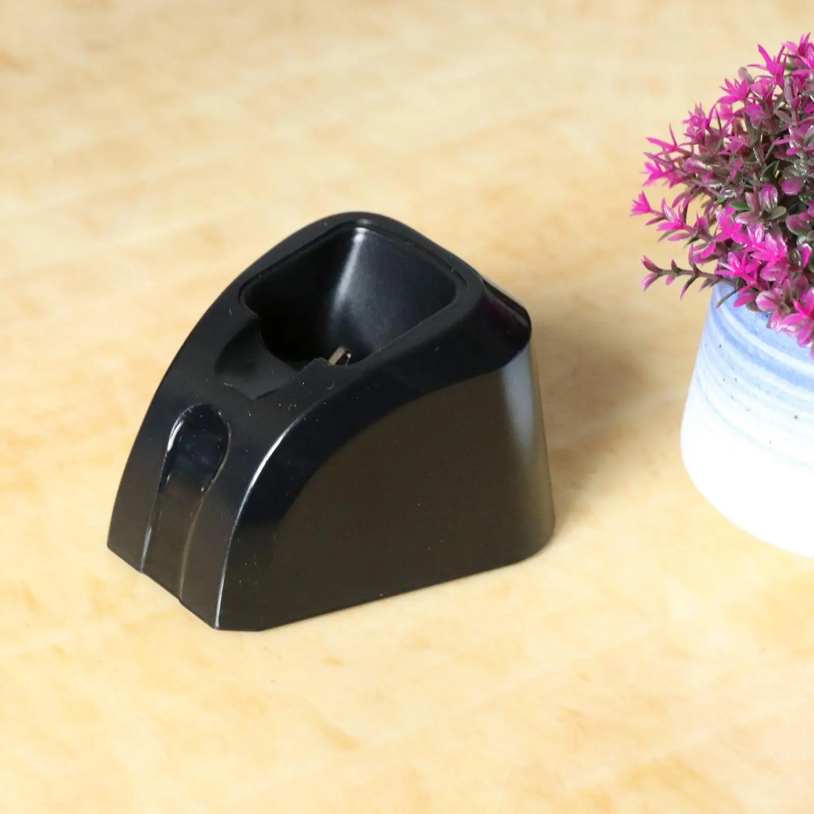 قاعدة حامل بقاعدة شحن ، محطة للشعر ، قابلة لإعادة الشحن للإبطين والجسم والأذن