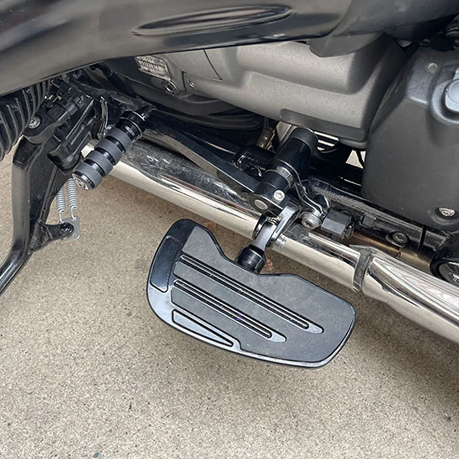يصلح لسيارات BMW R 18 B R18B 100 سنة كلاسيكية R18 Transcontinental Driver Footboard Rider Floorboard Front Footpeg مسند قدم واسع #3
