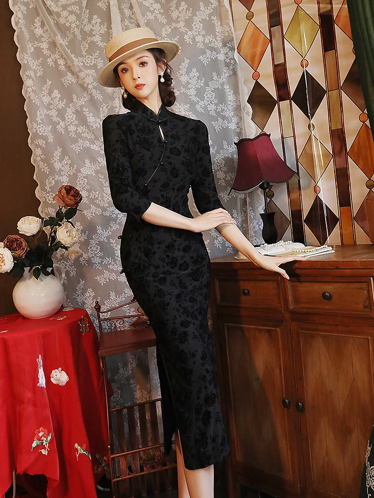 

Элегантное черное миди-платье Ципао в китайском стиле, новая ретро-модель для женщин, осенне-зимняя улучшенная версия с высоким воротником и длинными рукавами