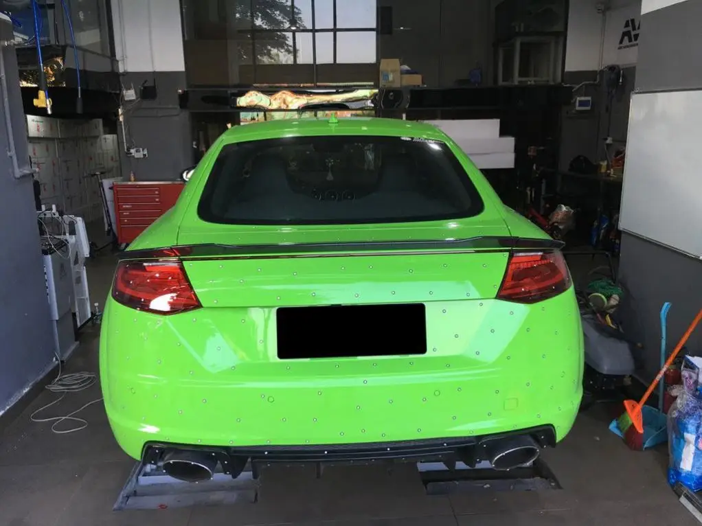 คาร์บอนไฟเบอร์ด้านหลังสปอยเลอร์ปีกสําหรับ Audi TT MK3 ประเภท 8S TTS TTRS TT SLINE 2 ประตู 2015-2017