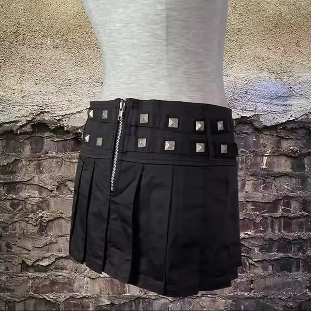 Summer New Street Gothic Punk Pure Color E-girl Mini Skirt Women Clothes Harajuku Vintage Sexy Rivet Pleated Skirts Hottie Skirt
