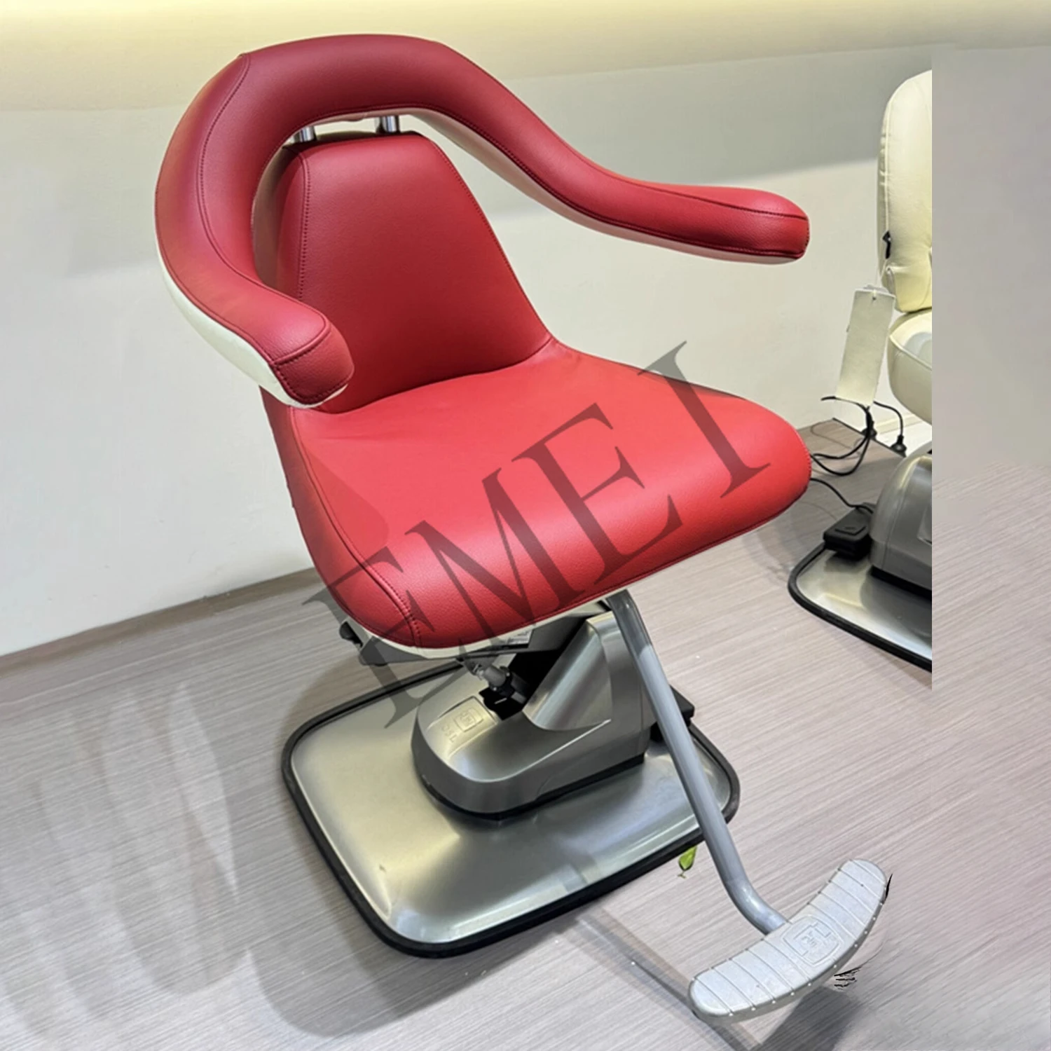 كرسي حلاقة كهربائي جديد لصالون الشعر
