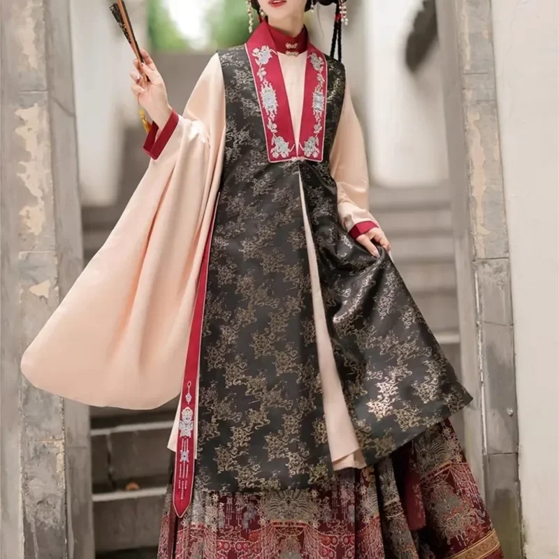 女性用長袖シャツ,チャイニーズスタイルの服,金色の漢服,メイクアップ,馬の顔のスカート,オリジナルのビジア