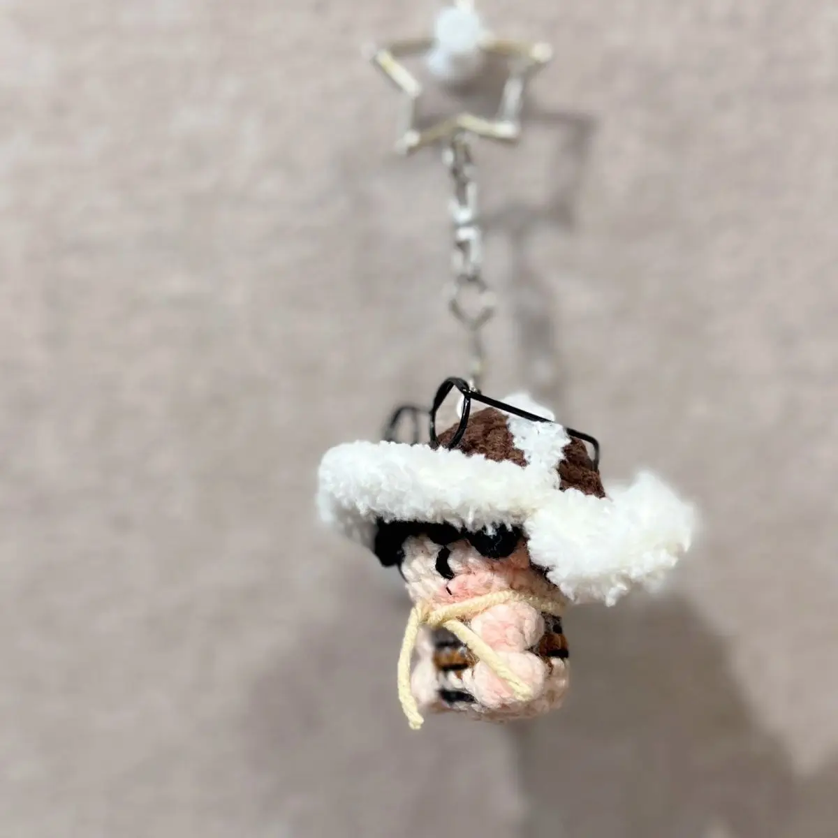 Amor inverso, producto terminado Ziyu, gorra de vuelo, caramelo de goma de ganchillo, muñeca de nariz pequeña, llavero artesanal diy, muñeca colgante