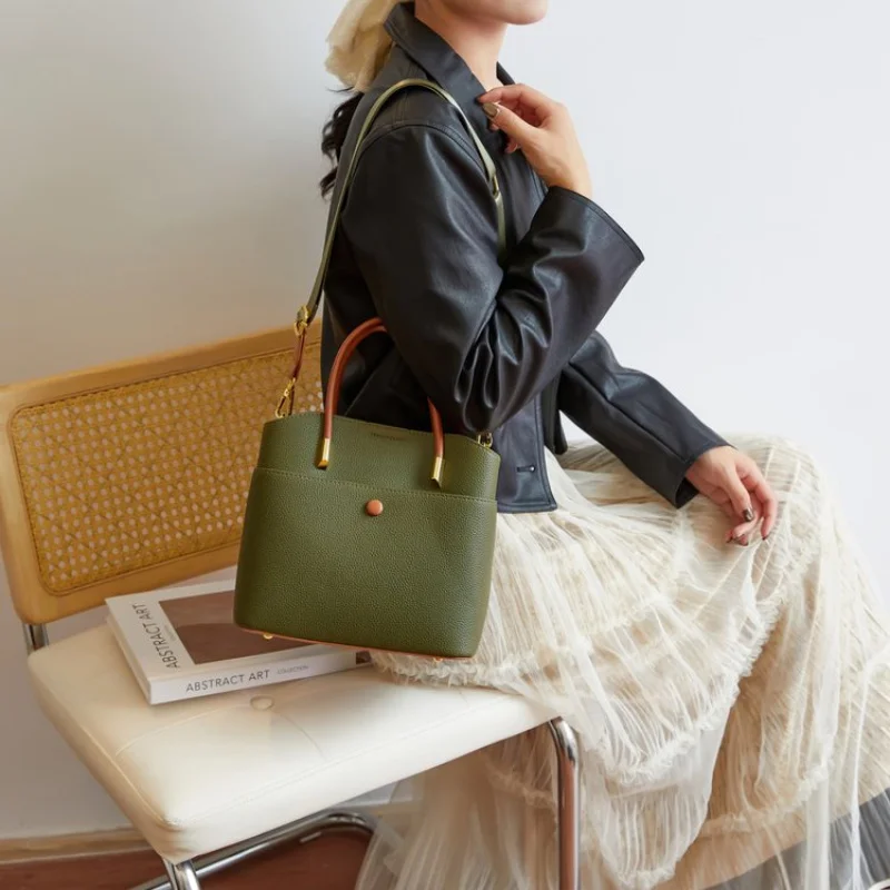 

Модная женская сумка через плечо из тонкой кожи. Модный знаменитый прочный повседневный вид. ​