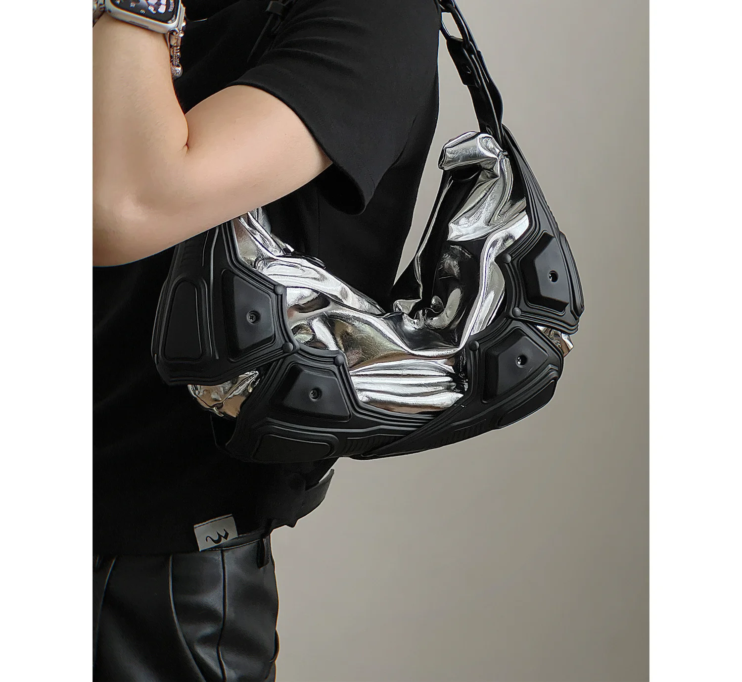 

Женская сумка в стиле гранж, моторный стиль Y2k, сумки подмышки в стиле панк для девочек, новинка 2025, черная крутая сумка на плечо, дизайн, модные сумки, кошелек