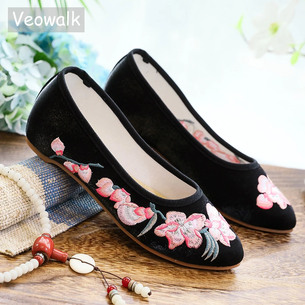 Veowalk Pointed Toe Women Silk Canvas Ballet Flats Flower Embroidered Slip On Cotton Ballerinas Ladies Old Beijing Costume Shoes