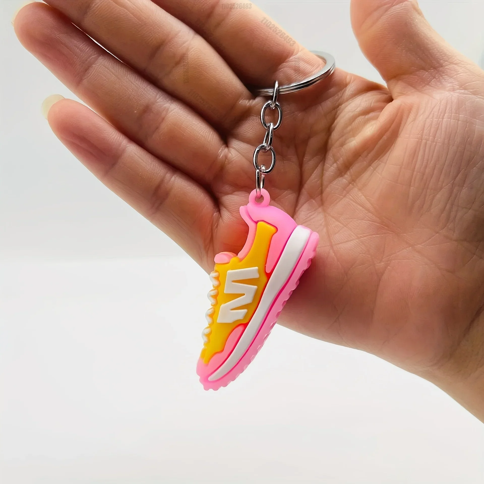 6 st/1 stks Schoen Sleutelhangers Voor Mannen Mini Leuke Cool Sneaker Sleutelhanger PVC Voor Gunsten Collectible Voor sneaker Fans Tas Hanger Gereedschap