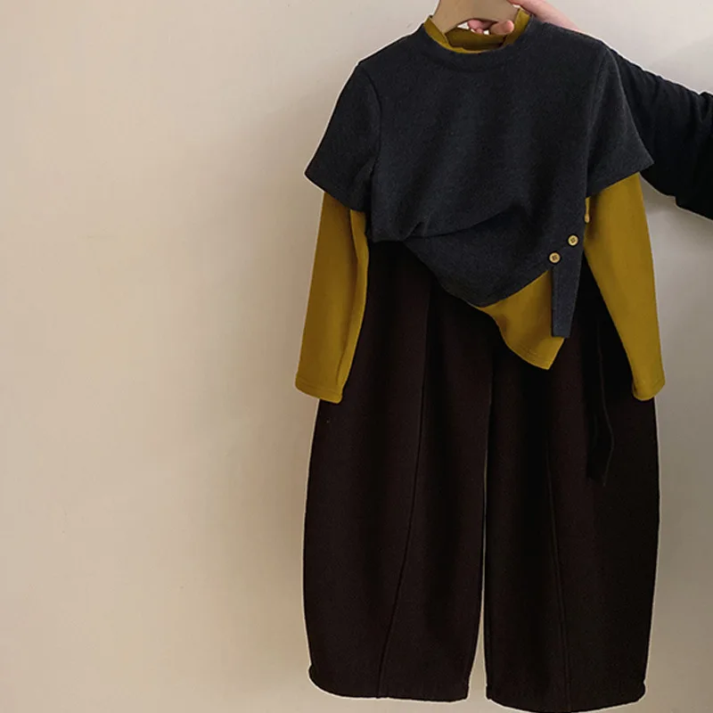 Girls' autumn and winter new style diagonal buckle contrasting color round neck fake two-piece top velvet curved knife pants