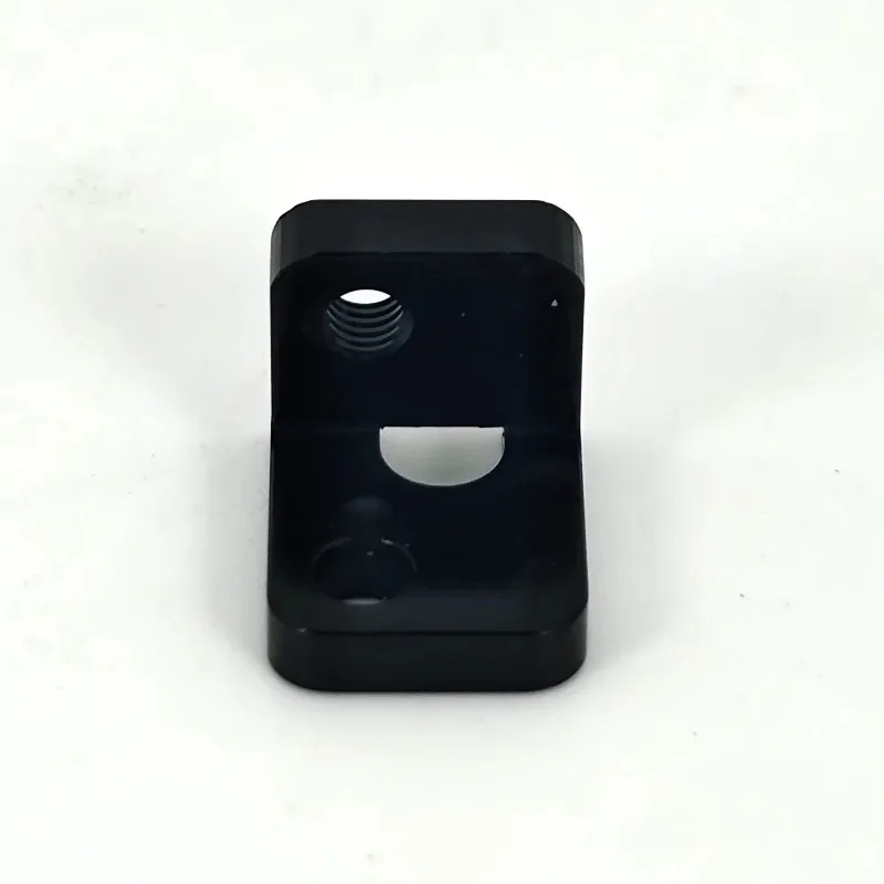 Componentes metálicos ferrosos mecanizados con precisión de alto rendimiento Varias piezas metálicas mecanizadas en negro Mecanizado CNC incluido