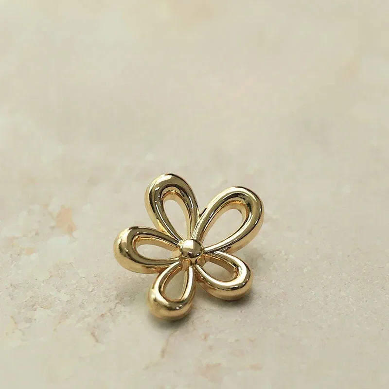 10 Pieces Elegant Flower Buttons Gold/Silver Color Hollow Metal Flower Shank Buttons Woman\'s Clothes Accessories