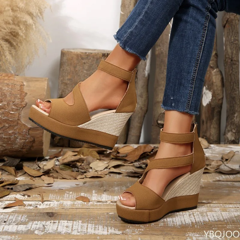 صيف جديد كبير المنحدر كعب فم السمكة المرأة الصنادل مع سستة منصة مقاومة للماء صنادل عالية الكعب للارتداء الخارجي 2026