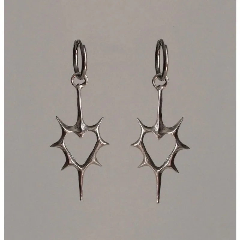 2pcs Punk Rock Hollow Thorns Love Heart Pendant Hoop Earrings for Women Men, Lover Fashion Cool Rivets Spike Earings Jewelry