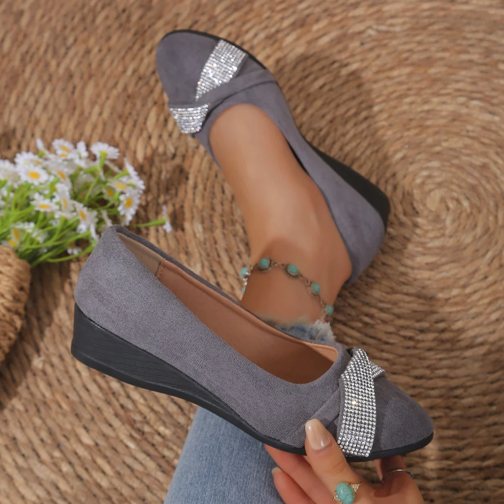 Damen-Keilabsatzpumps mit Strass-Schleife, geschlossener Zehenbereich, Slip-On-Plattform, dicker Absatz, lässige Damenschuhe, große Größen – Detail 2